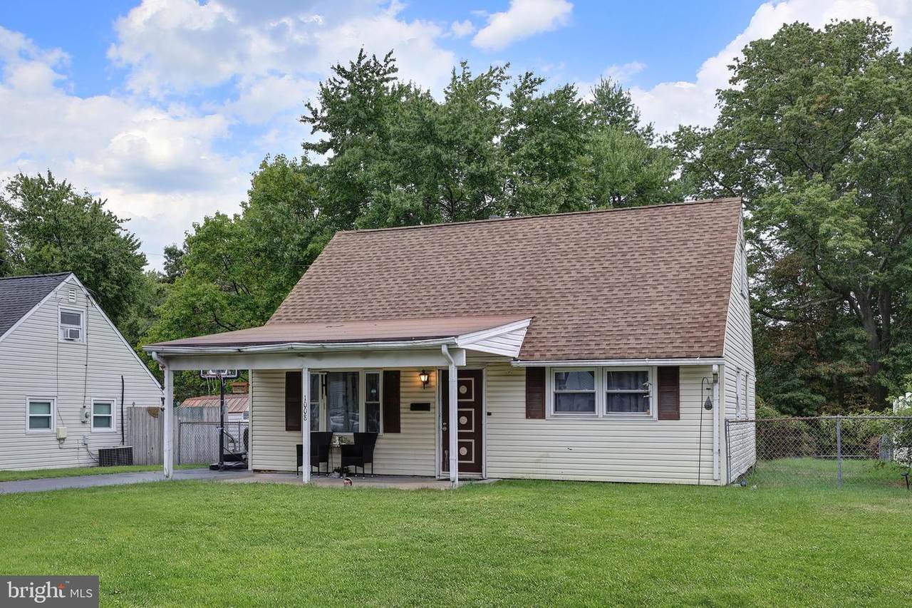 1008 Terrace Boulevard - Photo 1