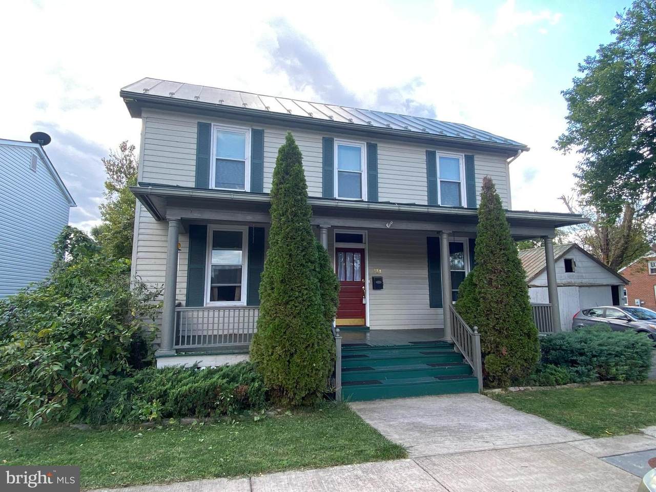 214 Queen Street - Photo 1