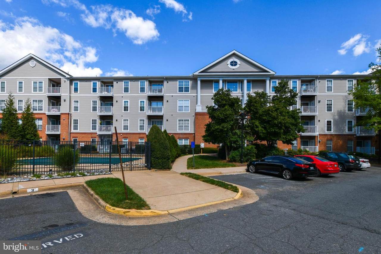 7000 Falls Reach Drive - Photo 1