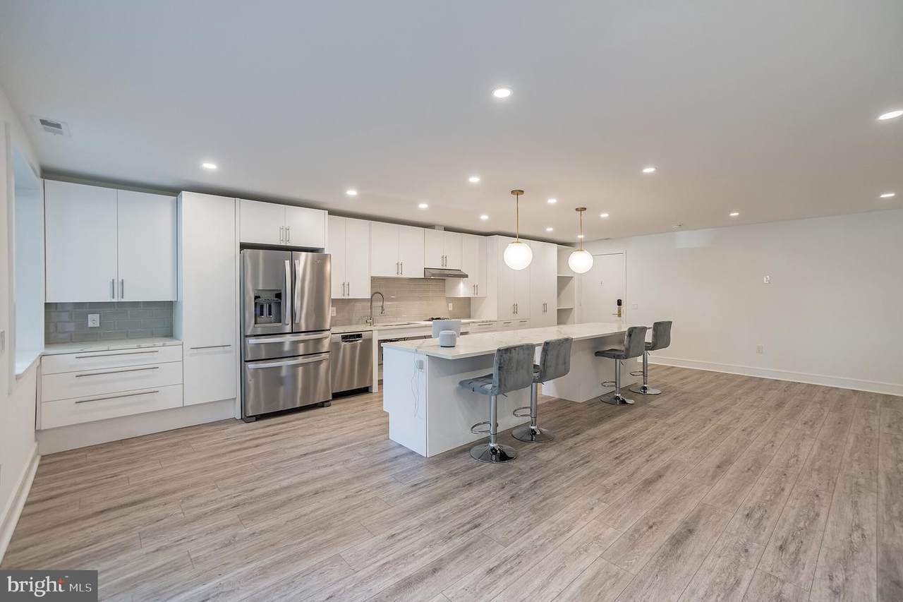 1637 Oakwood Drive - Photo 1