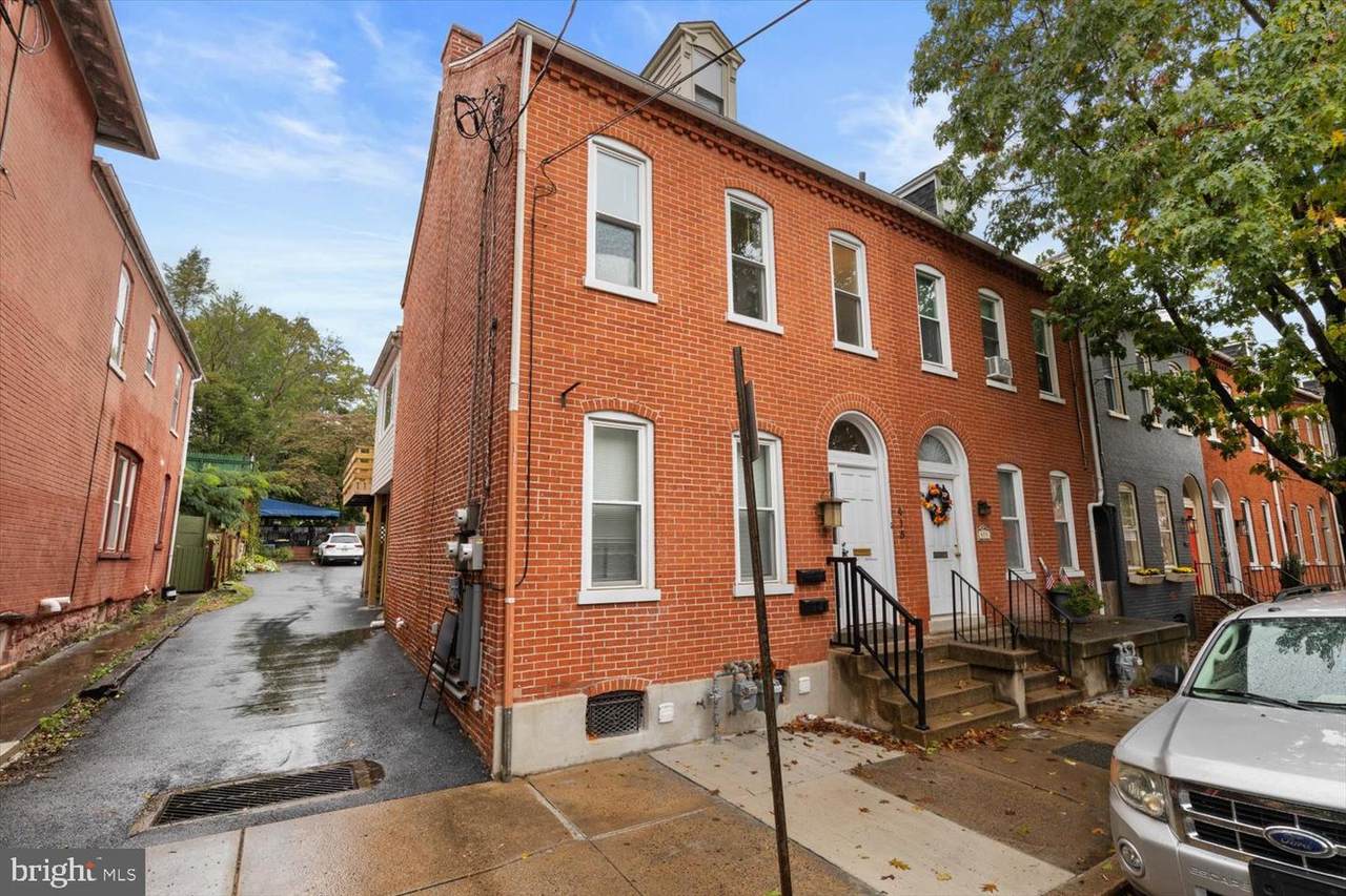 415 Lemon Street - Photo 1