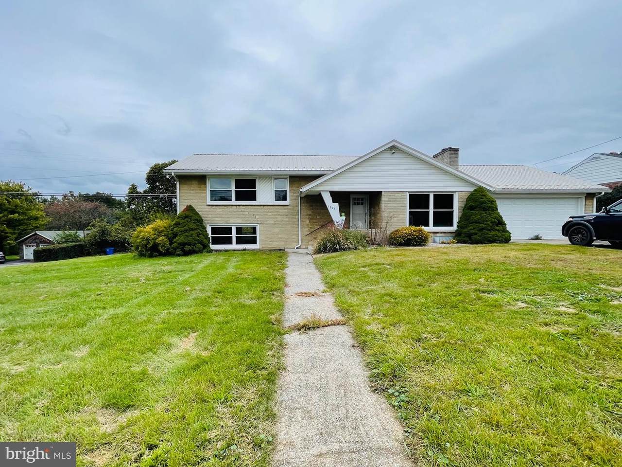 1074 Lincoln - Photo 1