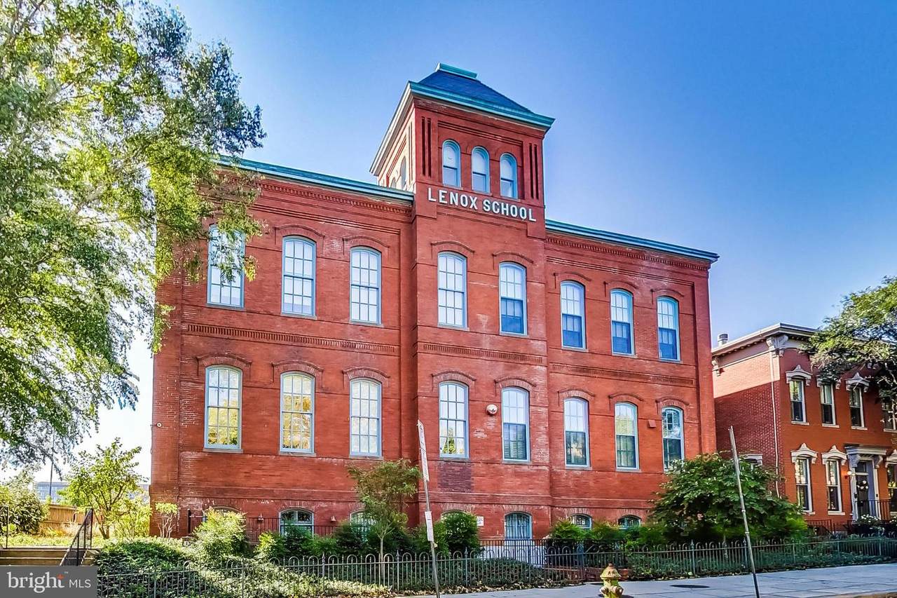 725 5TH Street - Photo 1