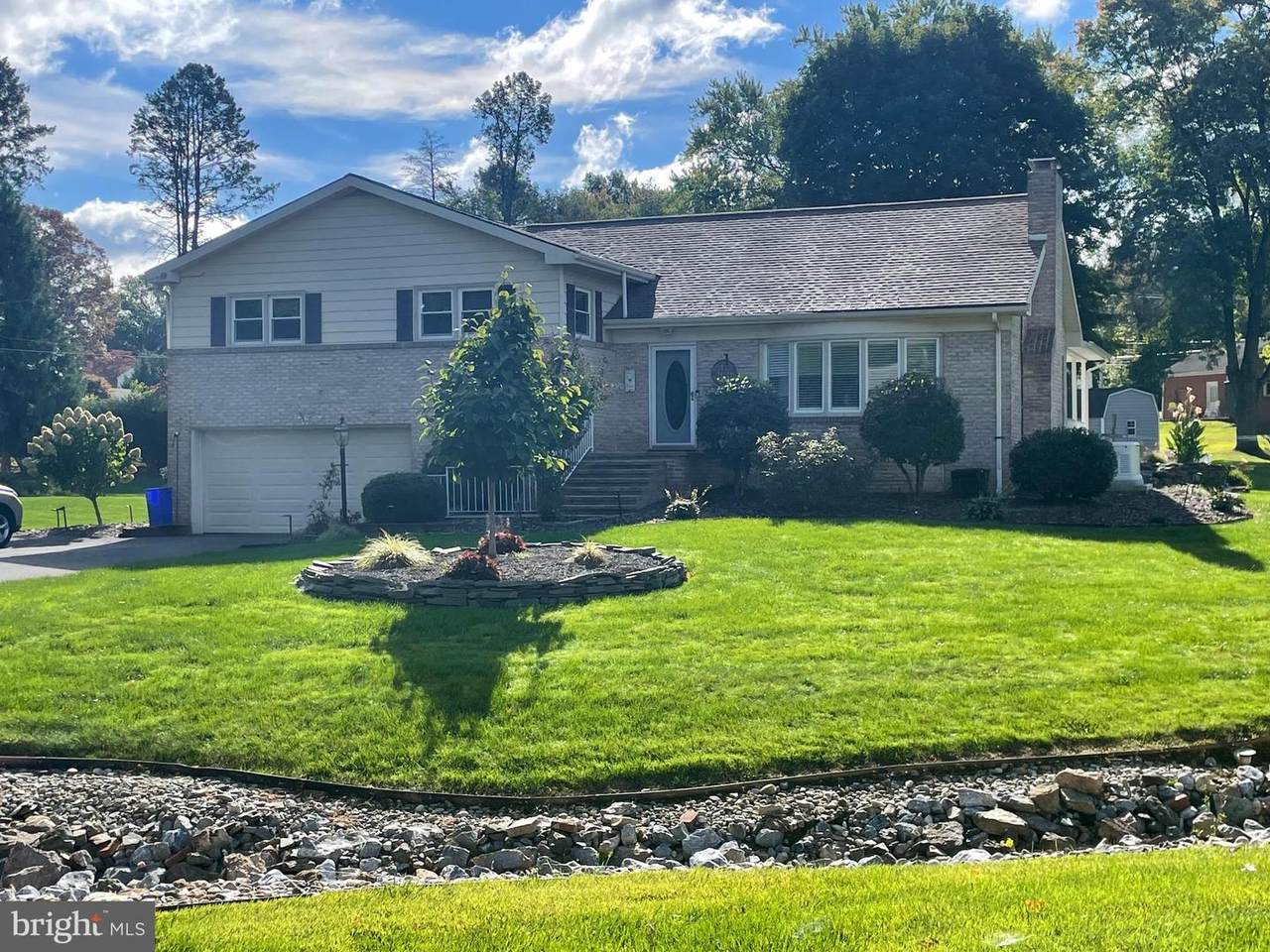 331 Lynbrook Drive - Photo 1