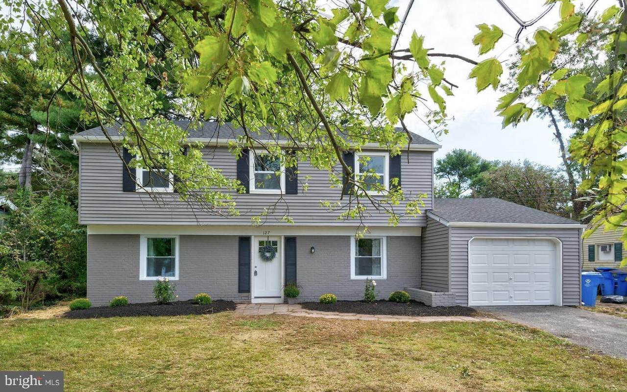 127 Somerset Drive - Photo 1