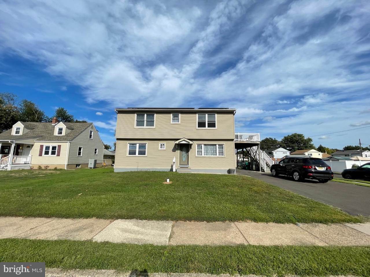 920 Center Avenue - Photo 1