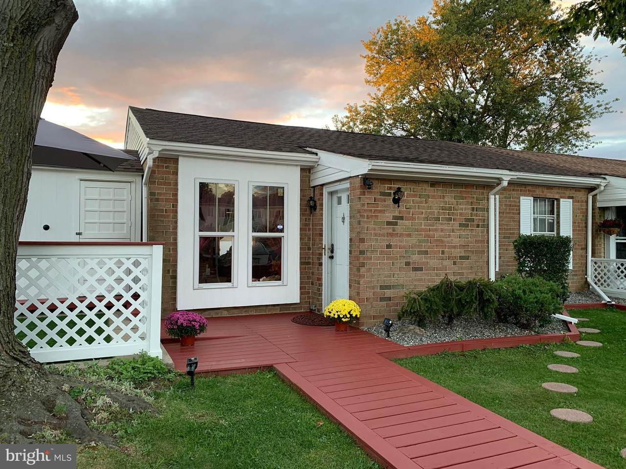 2942 Kinsman Court - Photo 1