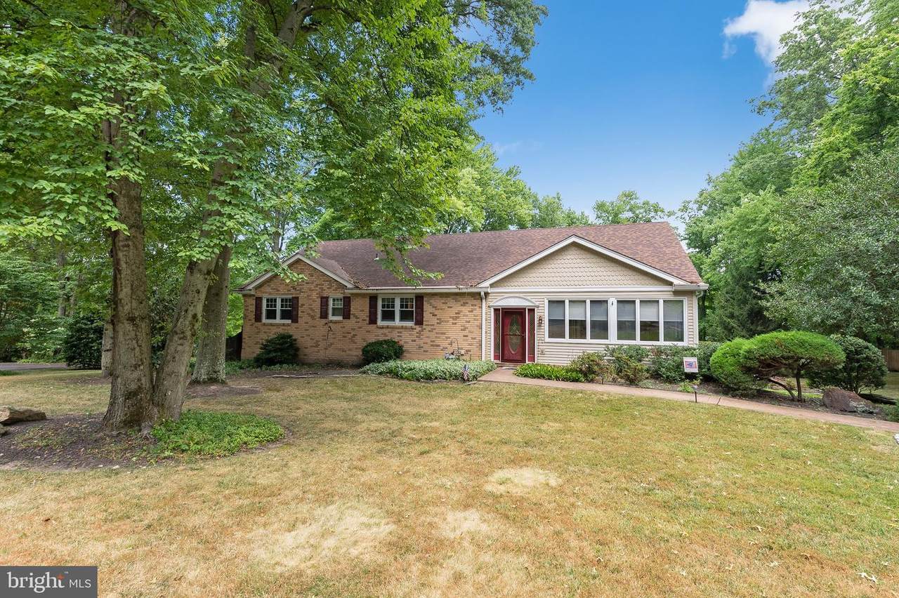 584 Applewood Drive - Photo 1