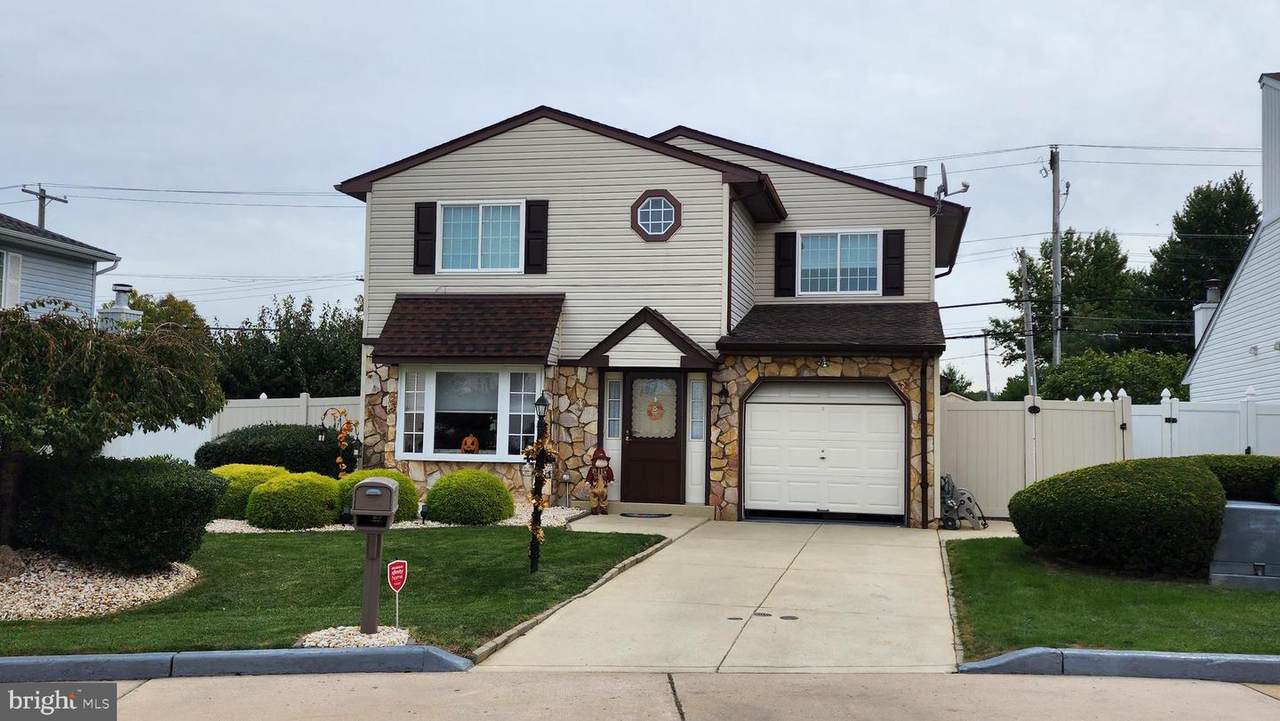 12813 Cliffe Drive - Photo 1