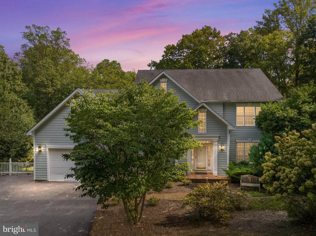 102 Julie Court - Photo 1