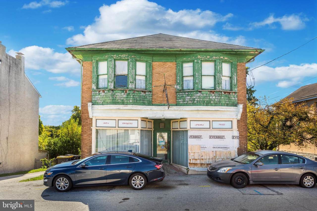 621 Summit Street - Photo 1