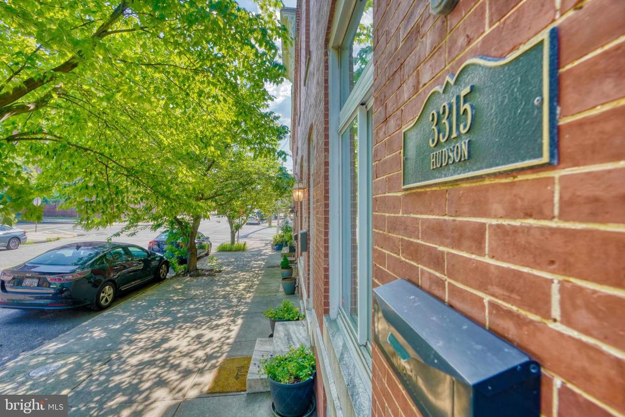 3315 Hudson Street - Photo 1