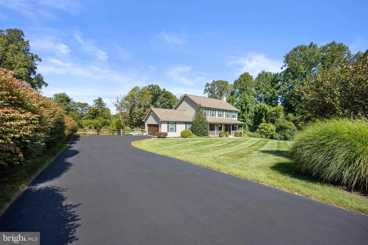 142 Davis Road - Photo 1