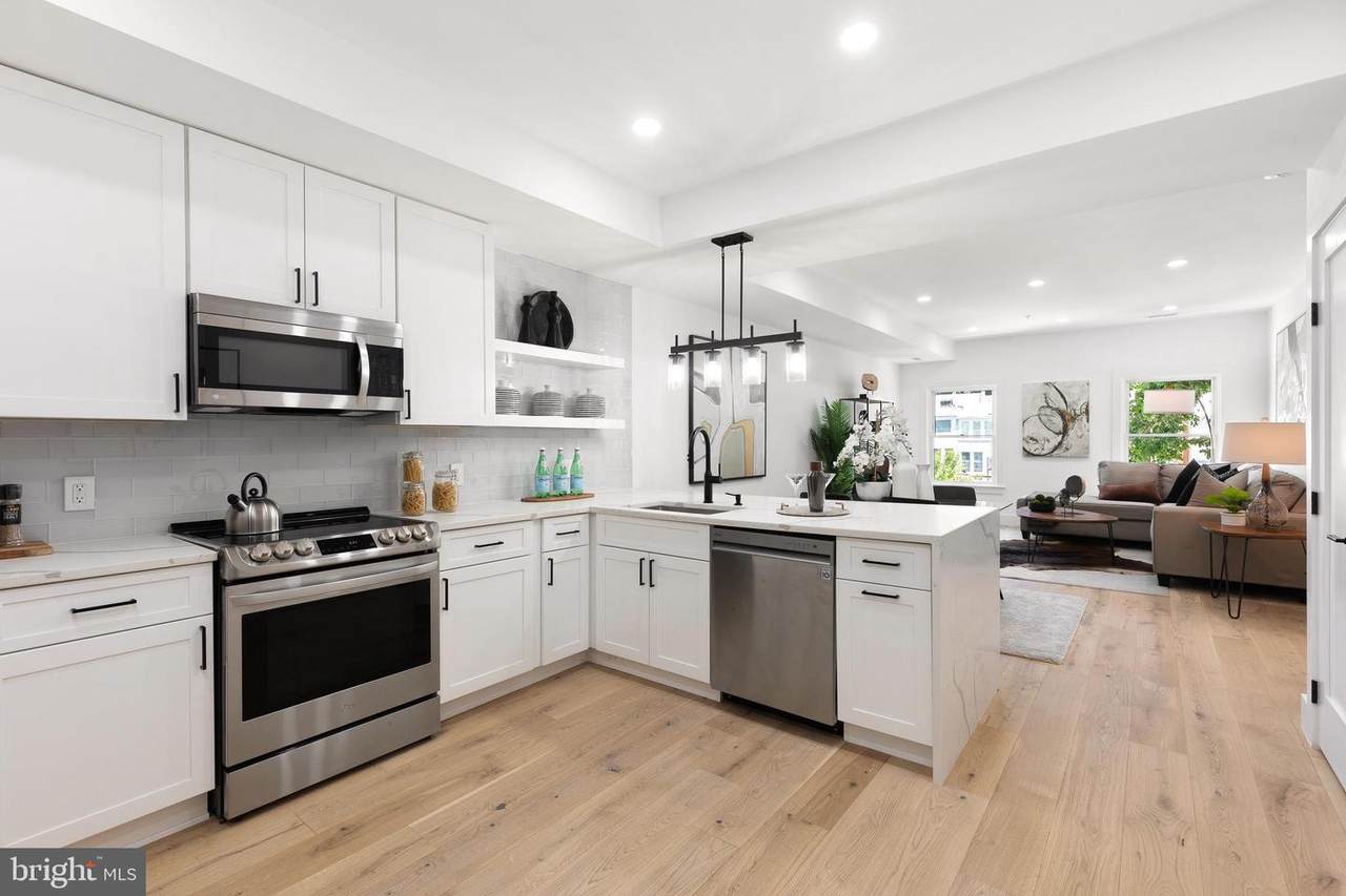 927 Kennedy St. - Photo 1