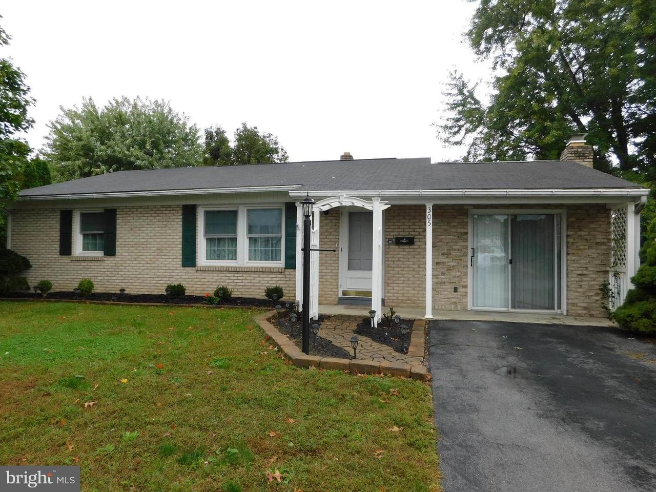 305 Reservoir Avenue - Photo 1