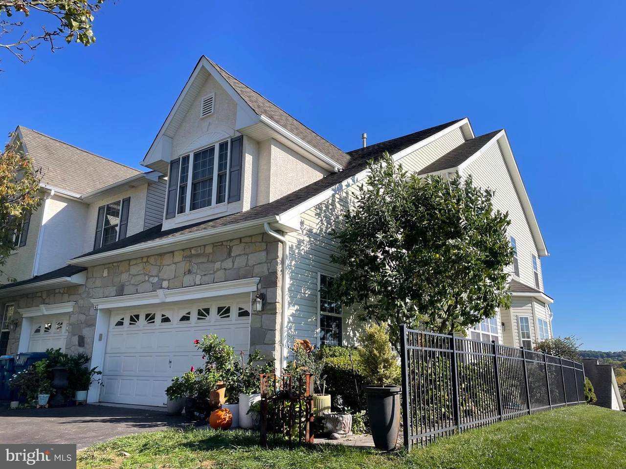 47 Lincoln Drive - Photo 1