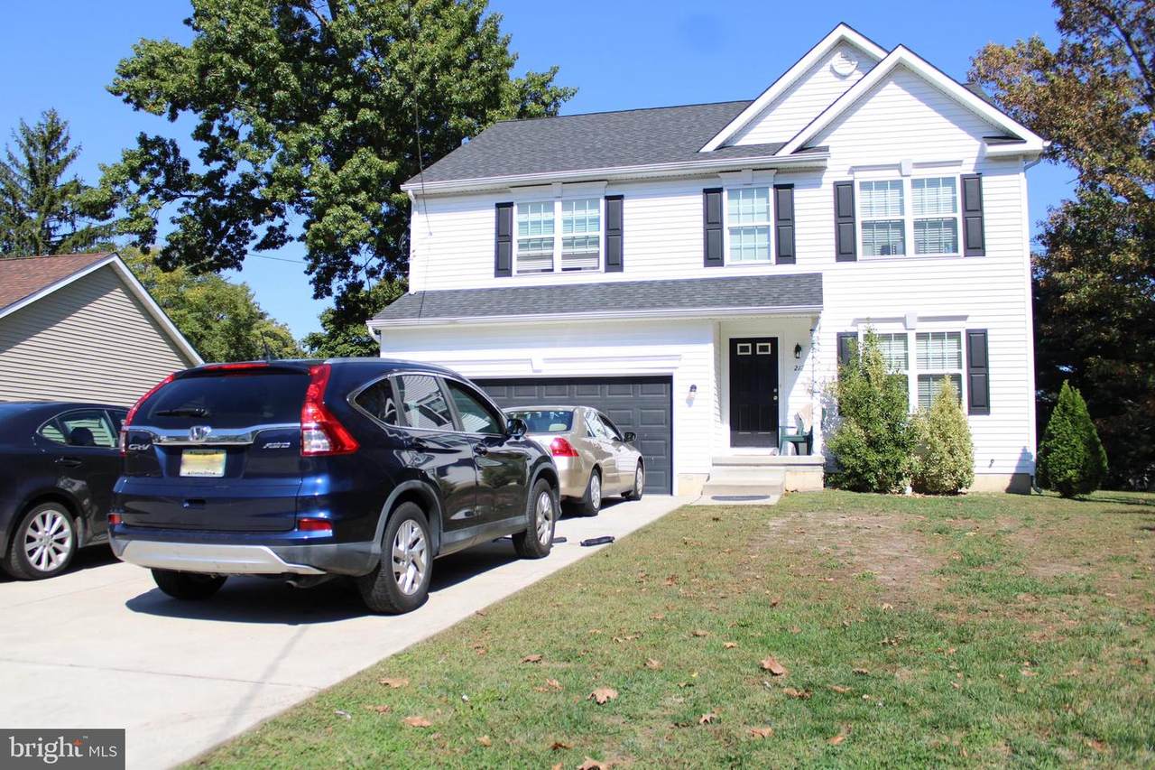 212 Laurel Avenue - Photo 1