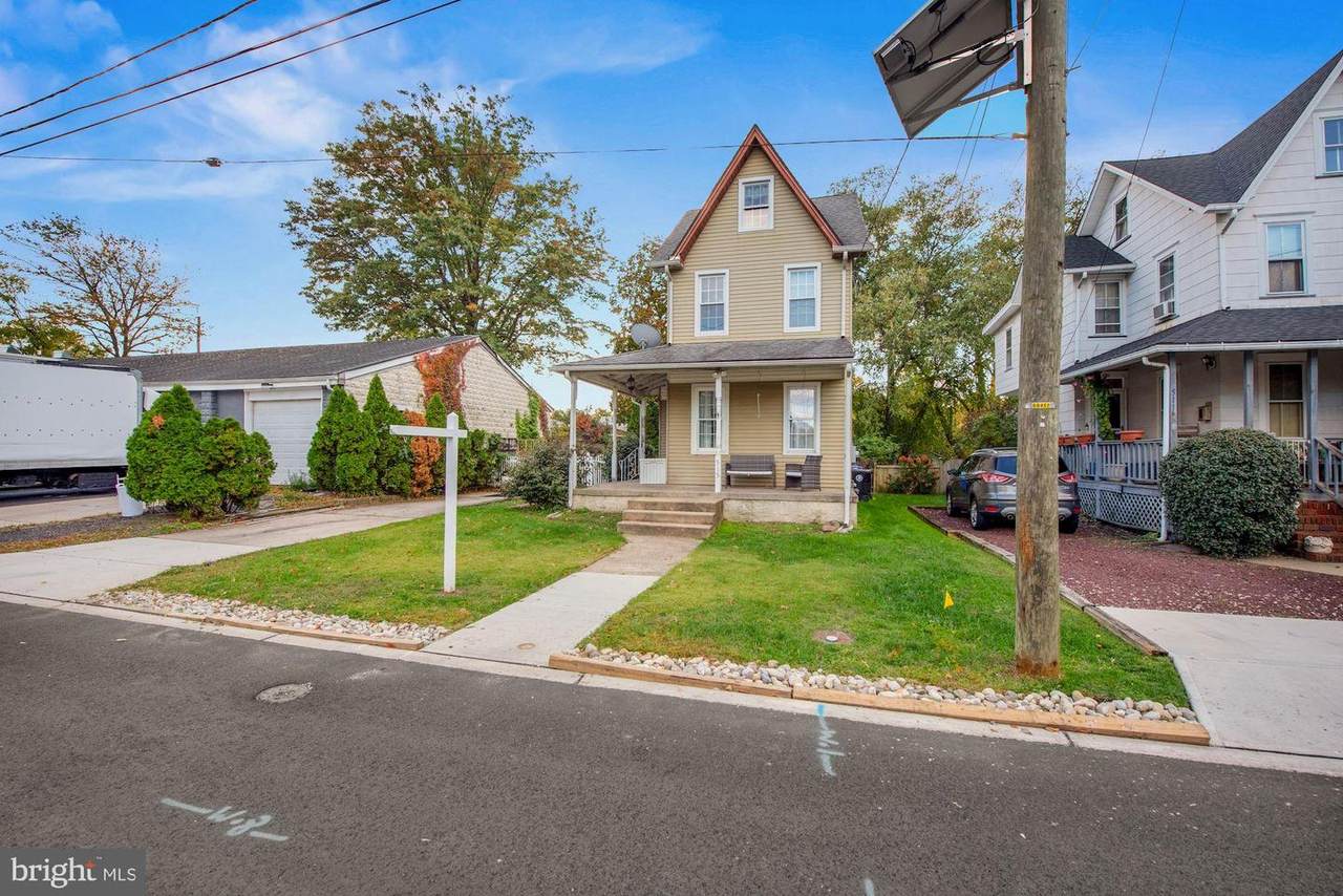 515 Pompess Avenue - Photo 1