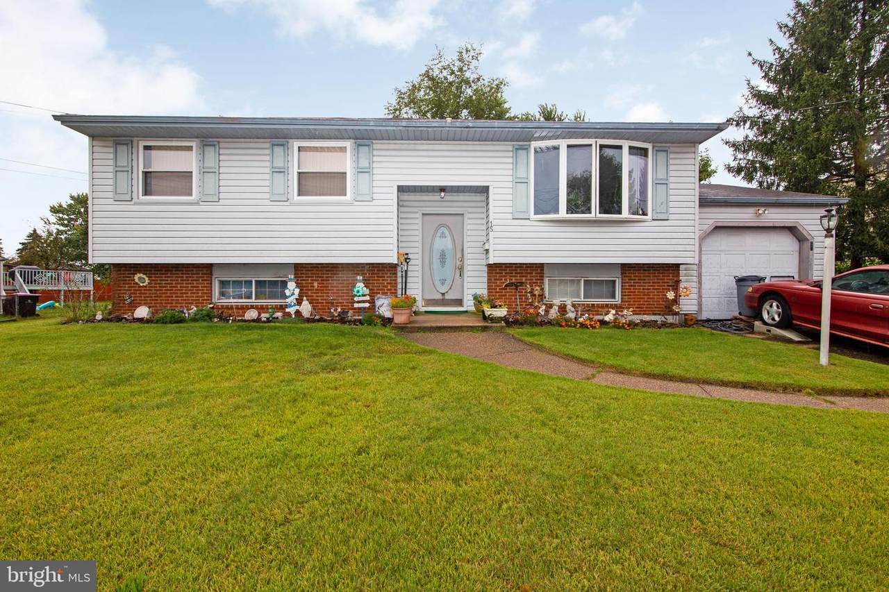 15 Eaton Circle - Photo 1