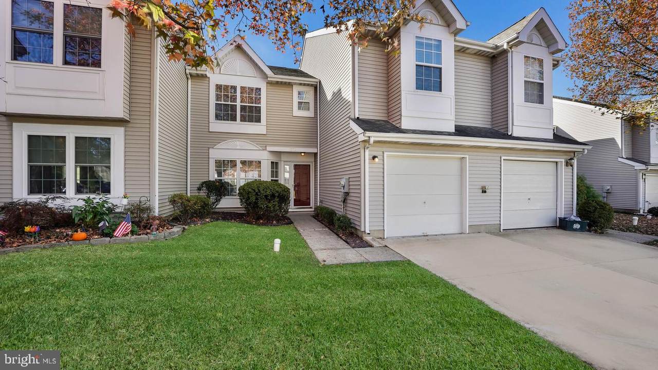 5002 Plantation Court - Photo 1