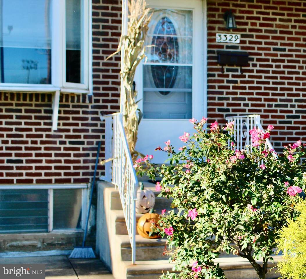 3329 Holme Avenue - Photo 1