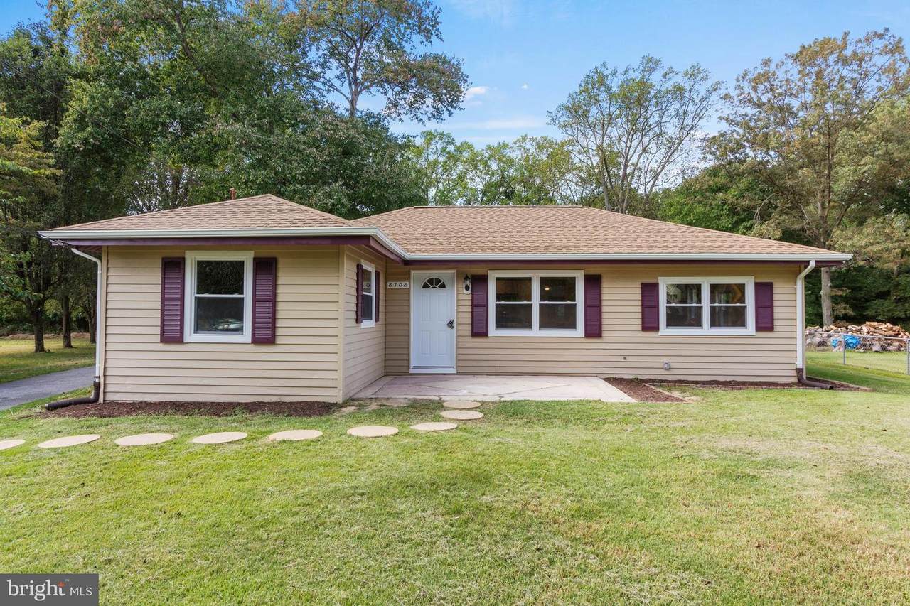 8708 Crest Road - Photo 1