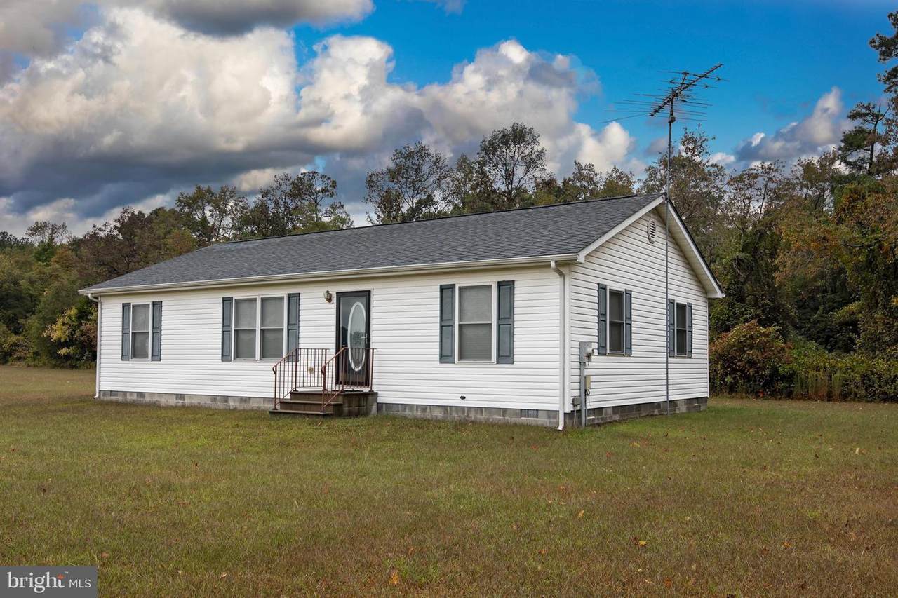 5244 River Road - Photo 1