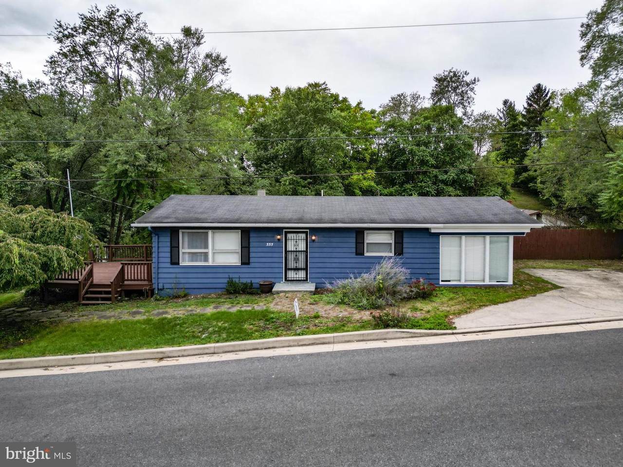 555 Chestnut Street - Photo 1