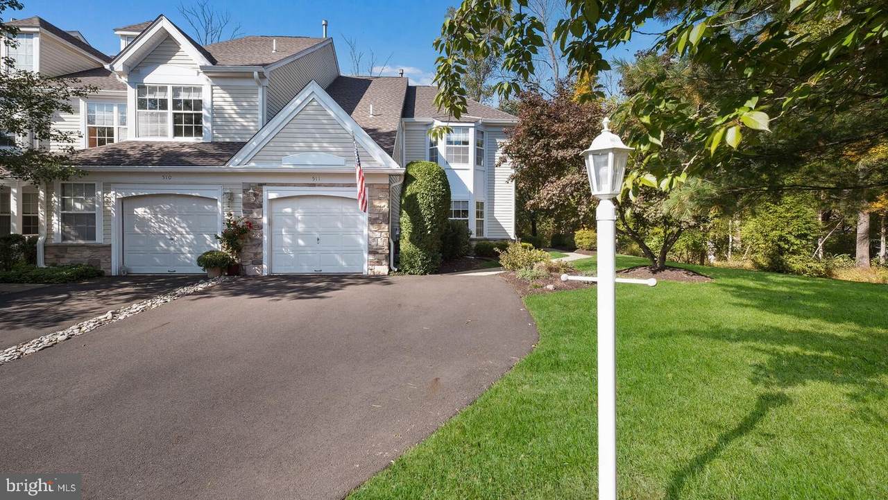 511 Waterford Court - Photo 1