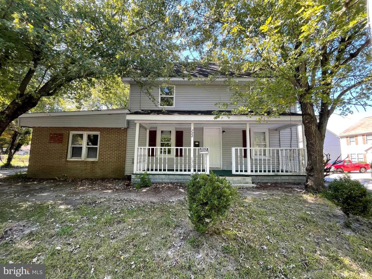 722 Hammond Street - Photo 1