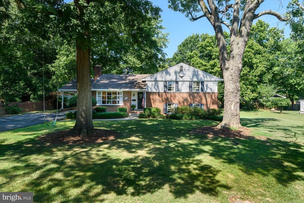 8916 Vernon View Drive - Photo 1