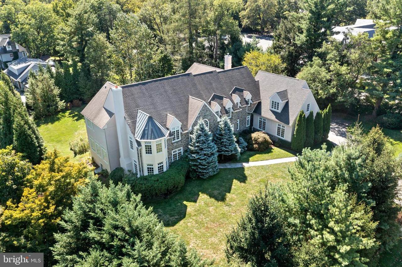 225 Fishers Road - Photo 1