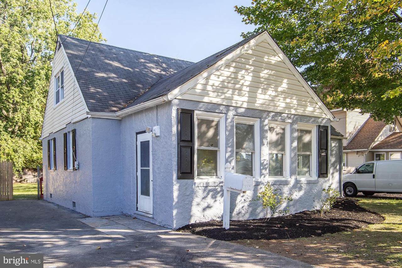 304 Cedar Avenue - Photo 1