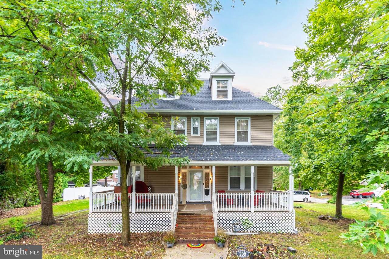 209 Glenolden Avenue - Photo 1