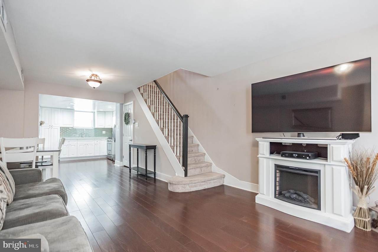 137 Sigel Street - Photo 1