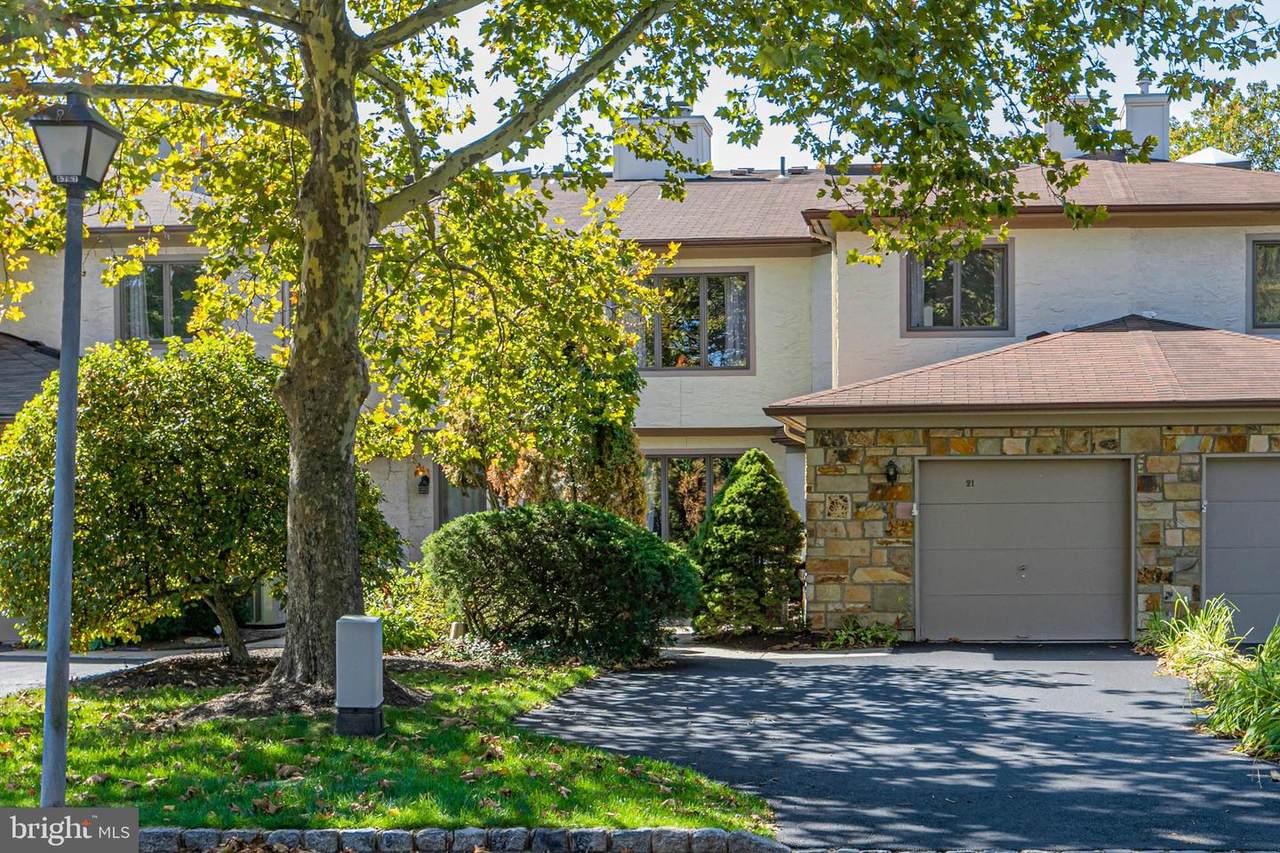 21 Jackie Drive - Photo 1