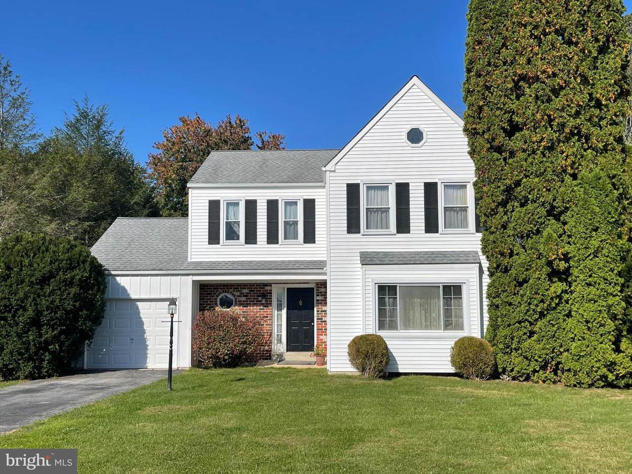 1228 Victoria Lane - Photo 1