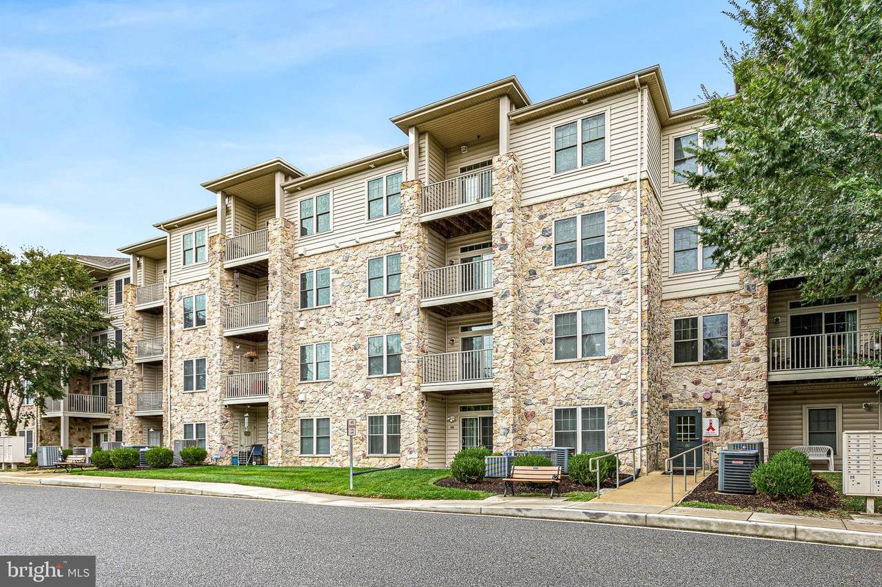 3000 Fountainview Circle - Photo 1