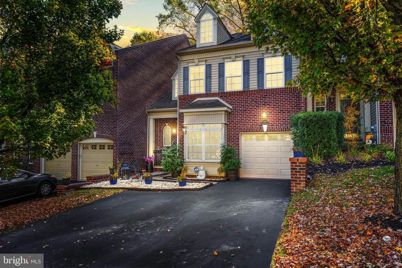 3140 Woods Edge Drive - Photo 1