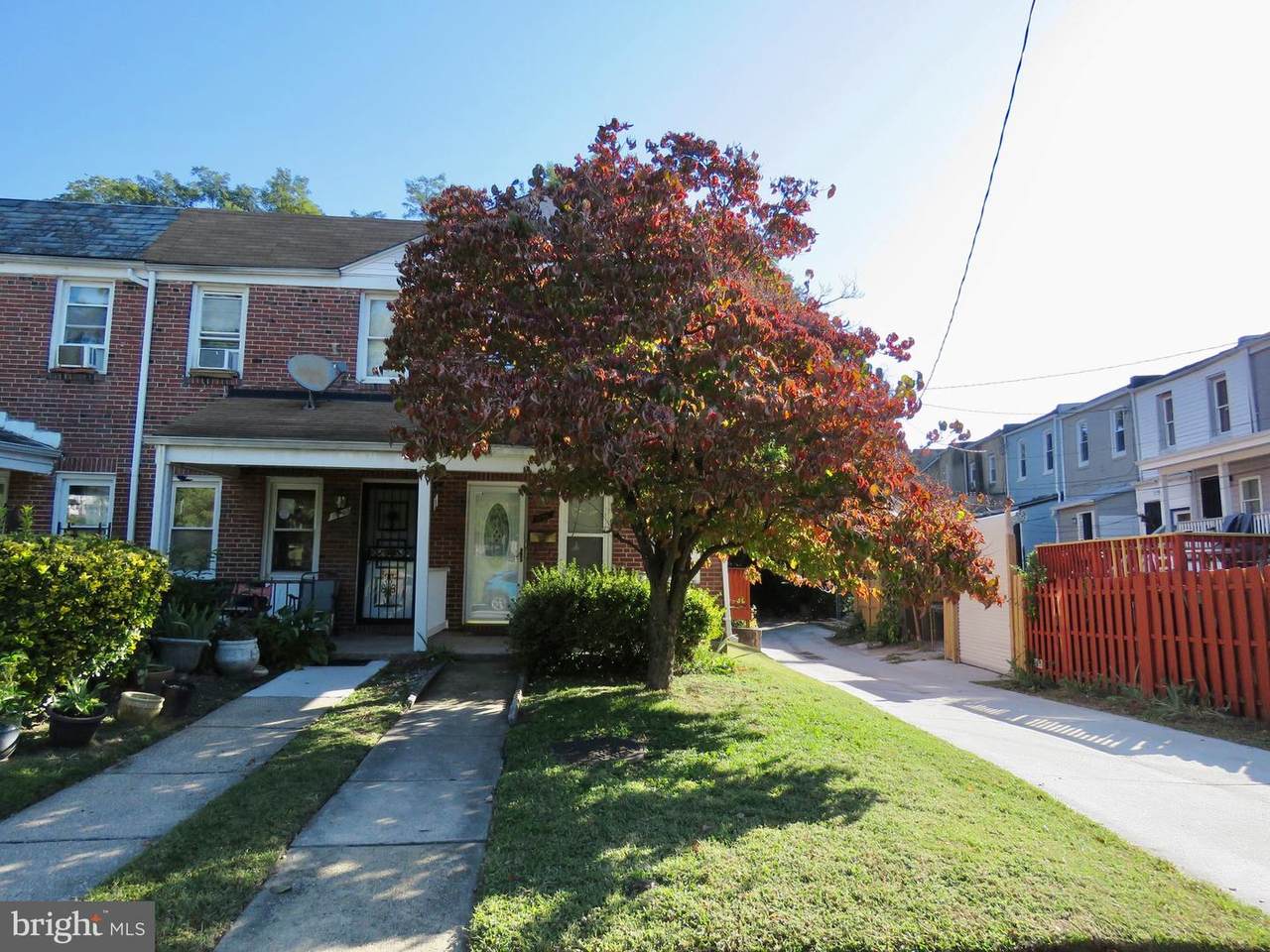 1601 Dukeland Street - Photo 1