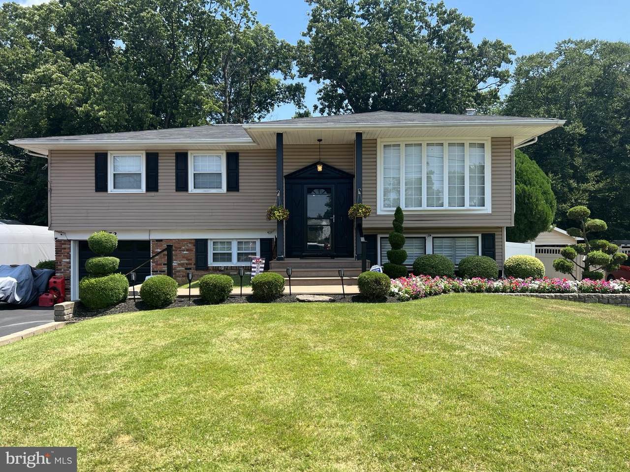 52 Notre Dame Drive - Photo 1