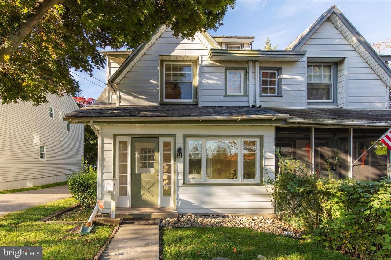 408 Saint Davids Avenue - Photo 1