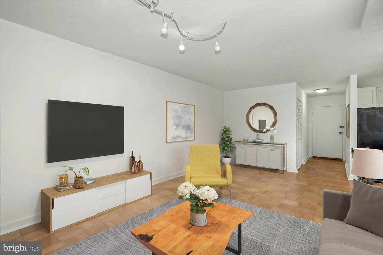 922 24TH Street - Photo 1