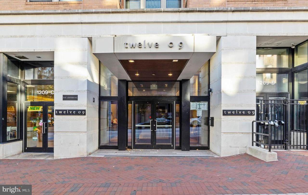 1209 Charles Street - Photo 1