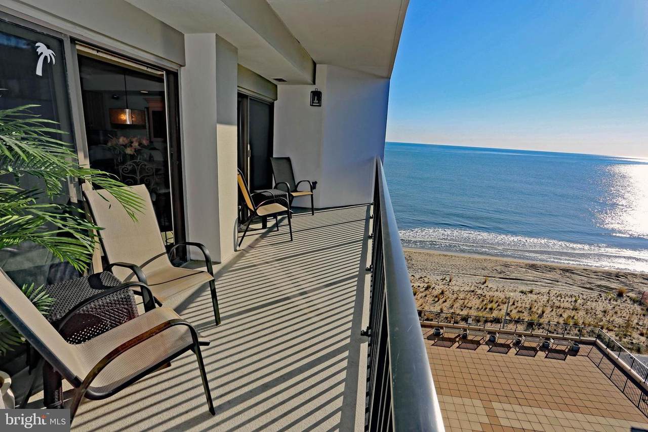 527 N Boardwalk - Photo 1