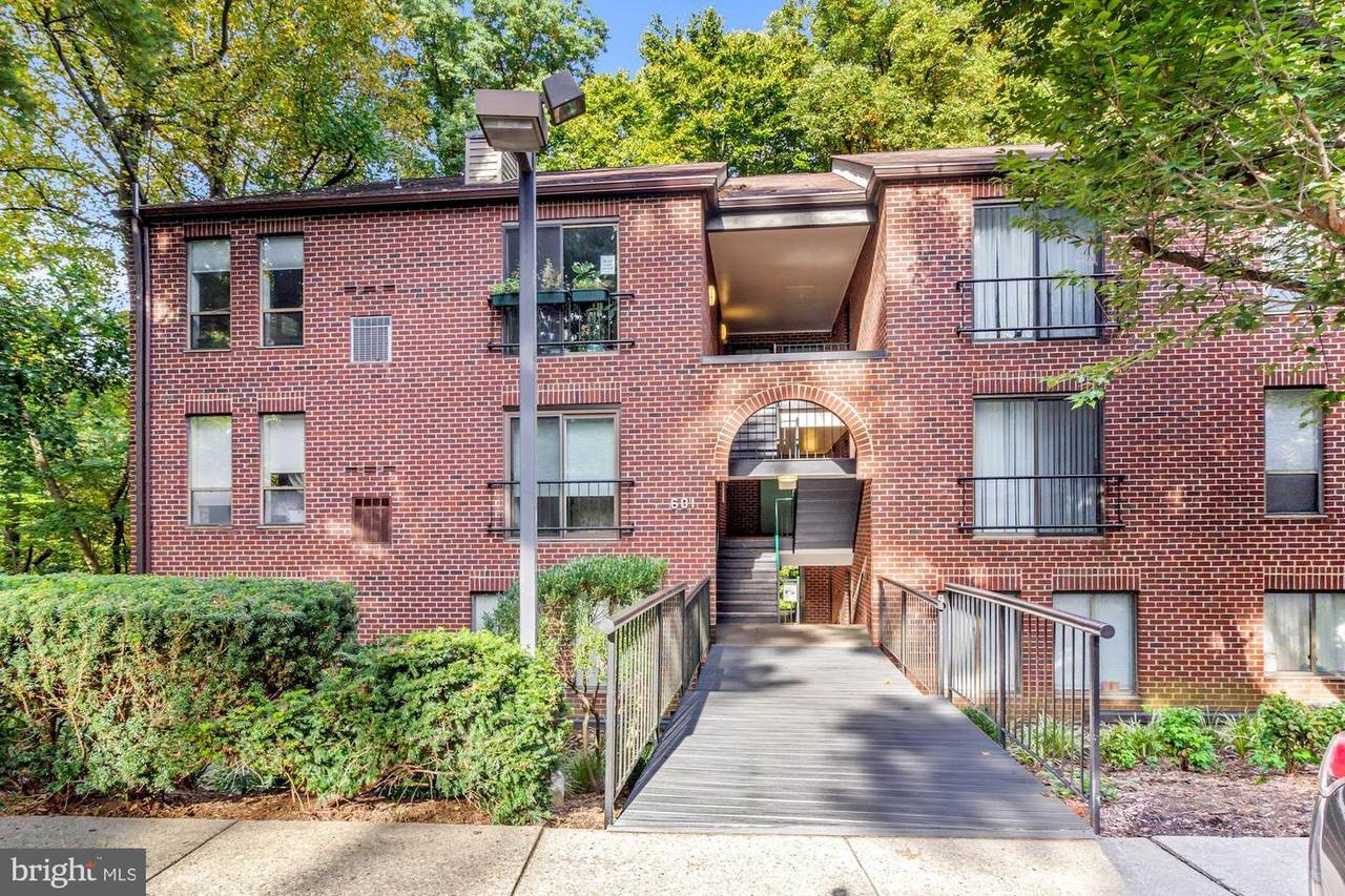 601 Hudson Avenue - Photo 1