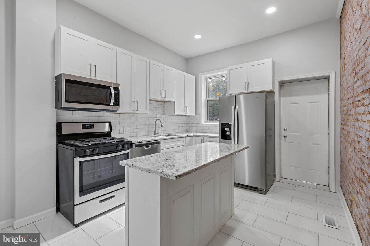 711 22ND Street - Photo 1