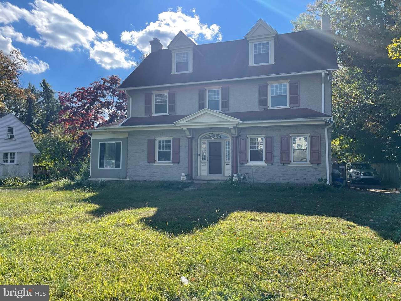 330 Lansdowne Avenue - Photo 1