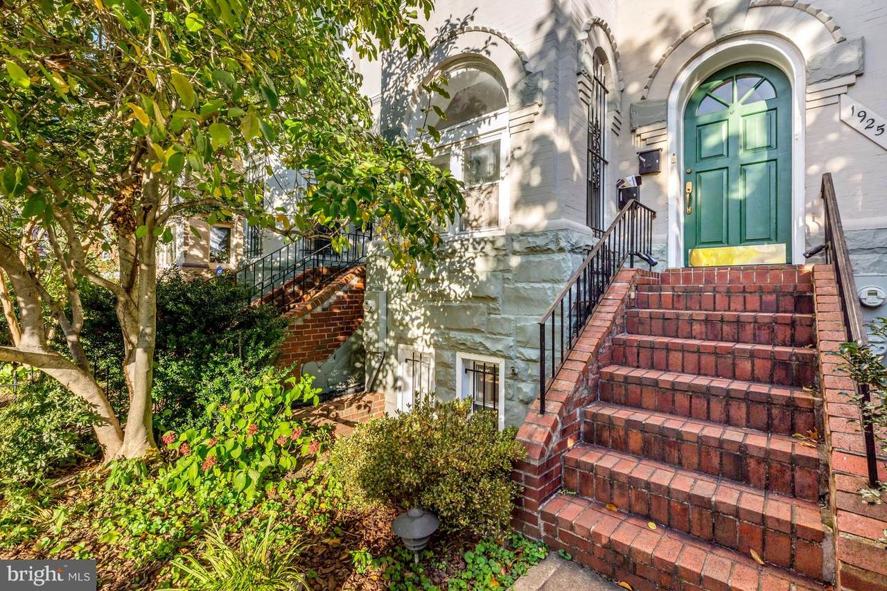 1925 13TH Street - Photo 1