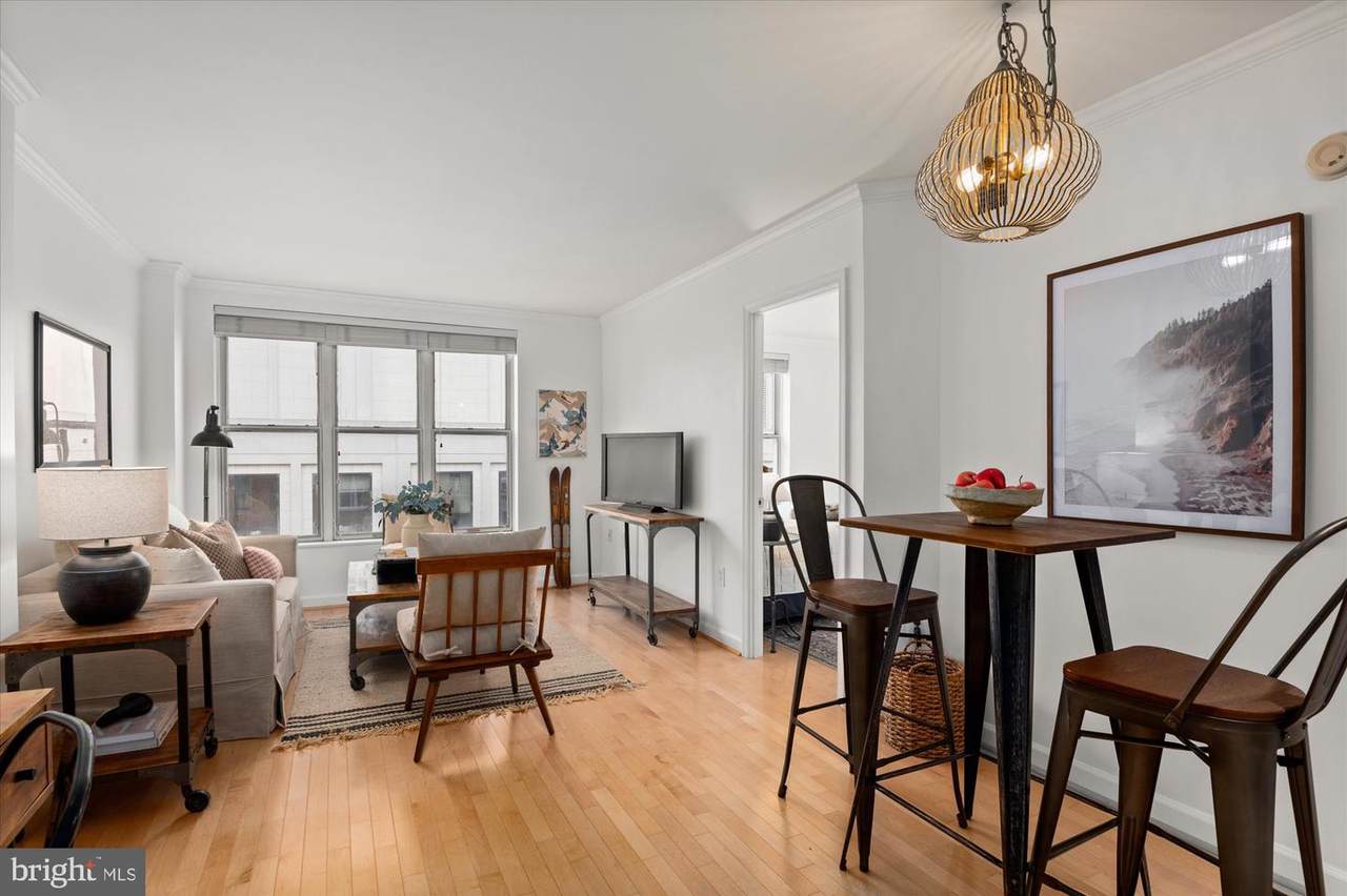 601 Pennsylvania Avenue - Photo 1